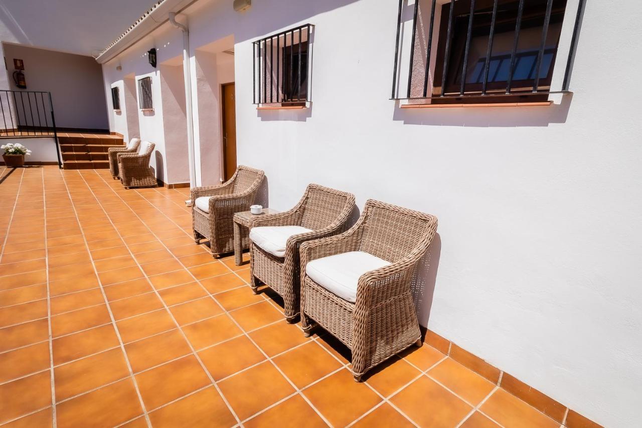 Paloma Blanca Boutique (adults Only) 3*